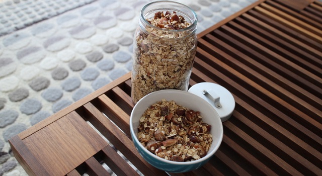 le granola un petit déjeuner sain et fait maison plus besoin d'acheter des céréales - Granola aux dates, figues, pecan & amandes