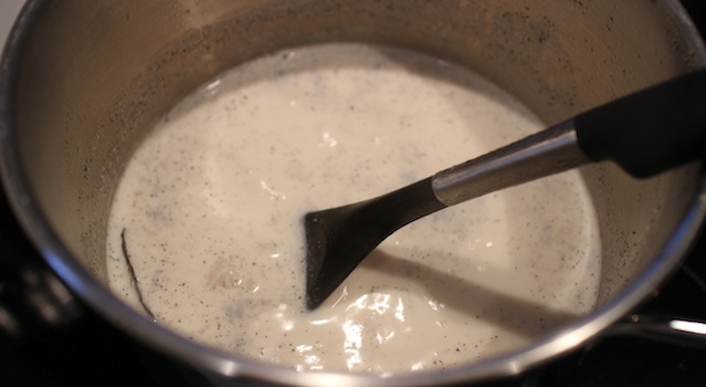 mettre le riz à cuire dans le lait - Riz au lait à la vanille inratable