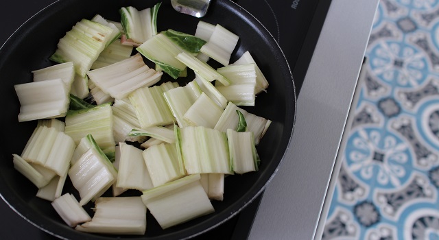 cuire les cotes blanches des blettes - Salade de blettes a la coréenne façon kimchi