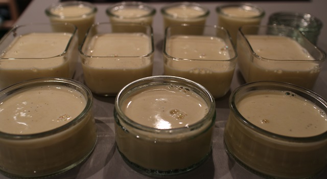 répartir dans des pots en verre - Petits pots de crème à la vanille