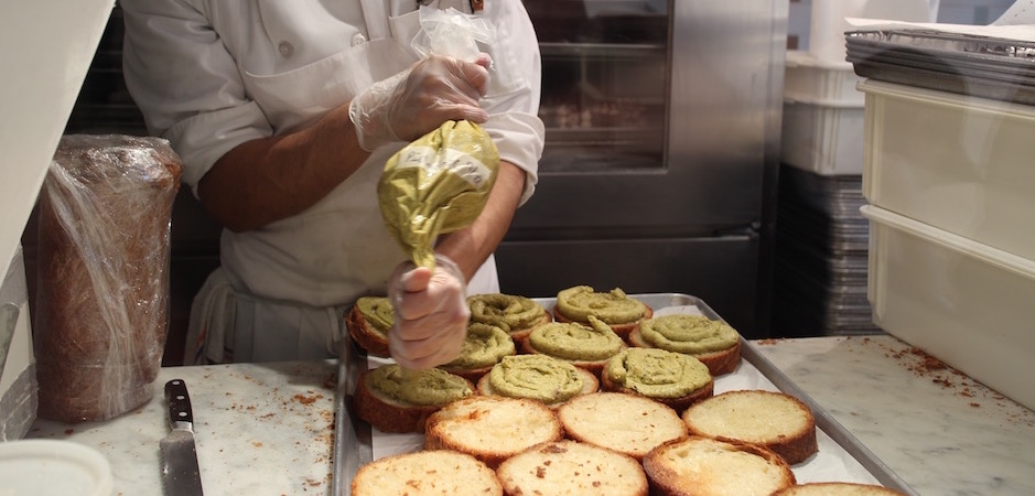 atelier de crownuts dominique ansel -Pont de Brooklyn Manhattan New-York Foodie - le voyage gastronomique