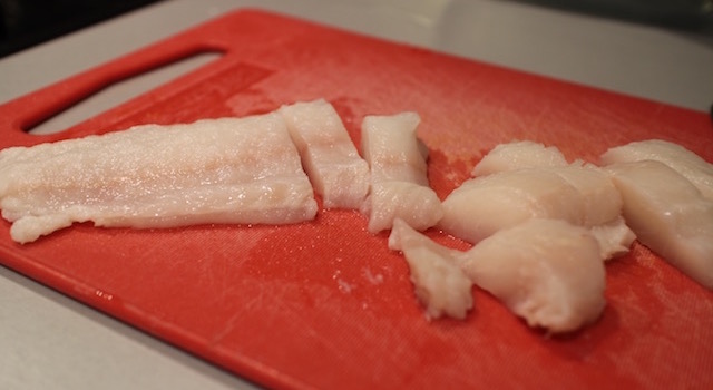 découper le poisson - Soupe de poisson au butternut épicé