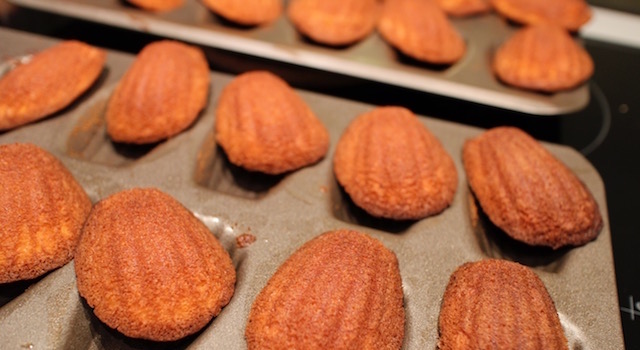 les madeleines sont bien cuites si elles se décollent - Madeleines orange et cardamome