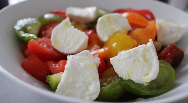 assaisonner et servir - Salade ensoleillée