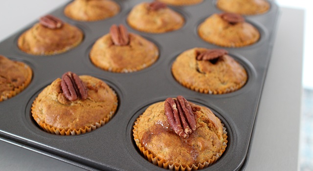 sortir es muffins quand ils sont bien gonflés et dorés - Muffins banane pecan cœur caramel beurre salé