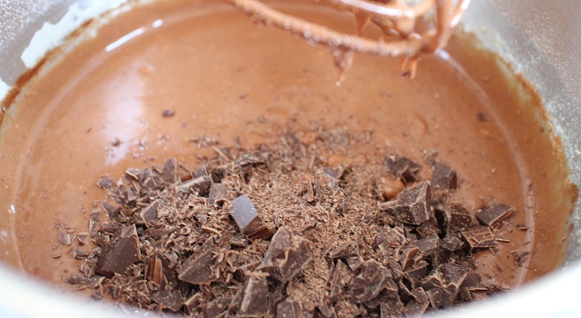 ajouter le beurre chocolat et chocolat haché - Brookie - le gâteau de folie
