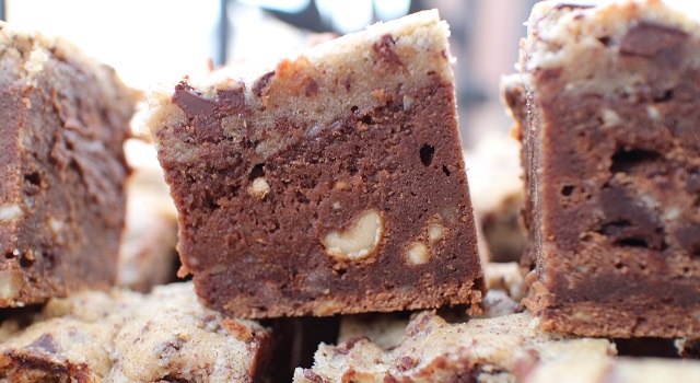 brownie moelleux fondant et cookie croustillant - Brookie - le gâteau de folie