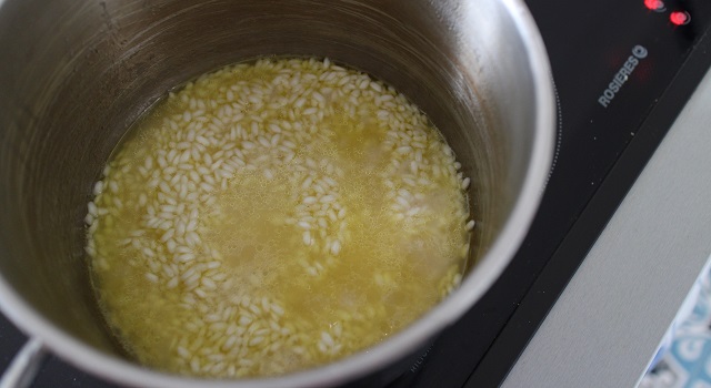 recouvrir le riz de bouillon - Risotto estival chèvre frais, citron, tomate séchée