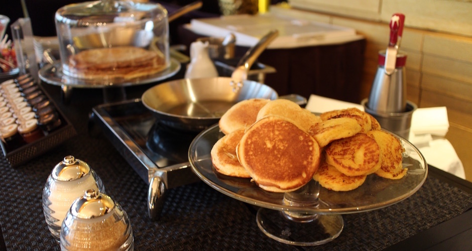 stand-de-crepes-et-pancakes-brunch-de-princesse-au-fouquets-barriere