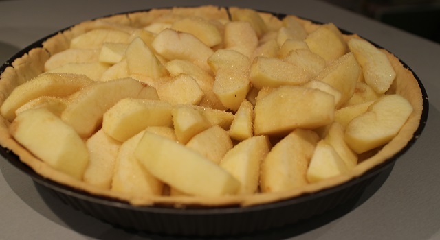 recouvrir-la-pate-de-pommes-tarte-aux-pommes-de-chef