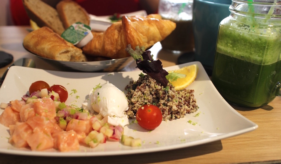 salade saumon - Restaurant Ensuite - jus frais et brunch vitaminé