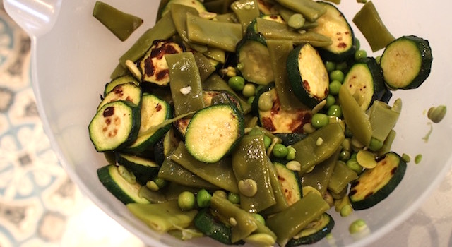 mélanger les légumes - Légumes verts en salade