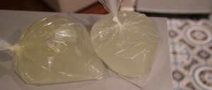 stocker le bouillon dans des sacs à congelation - Le bouillon de poulet des citadins pressés