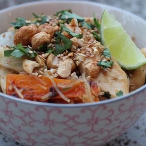 recette traditionnelle croustillante - Pad Thaï Bowl au poulet